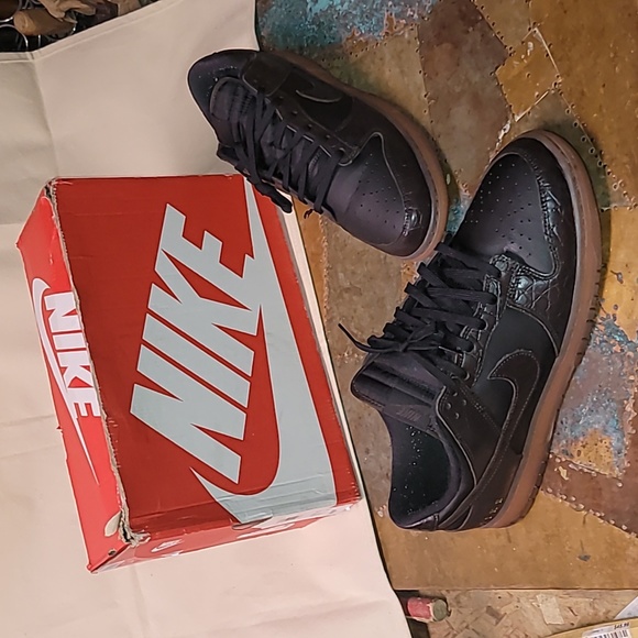Nike Dunk Low. Velvet Brown. Worn twice. With OG BOX. Men's size 13. - Picture 16 of 16